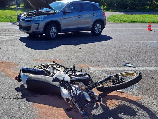 Groźny wypadek w Zakręciu. Motocyklista trafił do szpitala