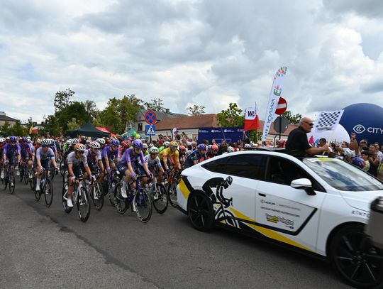 Historyczny dzień dla ziemi włodawskiej. Światowy peleton startował we Włodawie [GALERIA ZDJĘĆ]