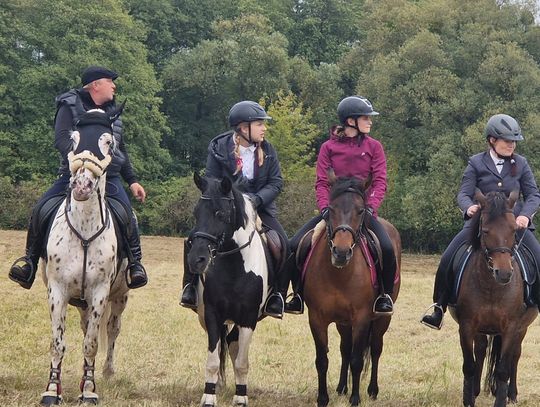Hubertus w Horodyszczu po raz trzeci. Była gonitwa za lisem i zawody z konikami na patykach [ZDJĘCIA+FILM]