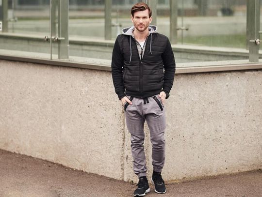 Internetowe sklepy z odzieżą to świetny pomysł na skompletowanie swojego stylu w czasach pandemii