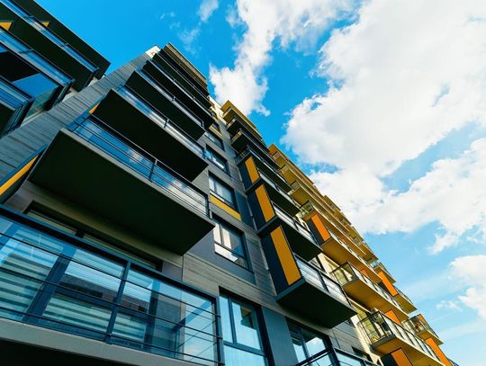 Jak kupić mieszkanie od syndyka i nie wpaść w pułapki? Praktyczny przewodnik