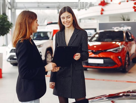 Jak obliczyć podatek, biorąc auto w leasing? Wykorzystaj kalkulator leasingu samochodu