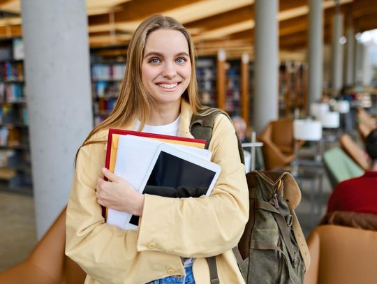 Jakie są najlepsze studia licencjackie 2026? Ranking zarobków i opłacalne kierunki