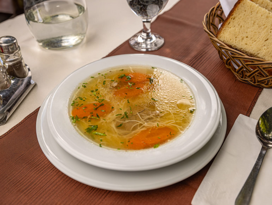 Jakie warzywa uprawiać do domowego rosołu?