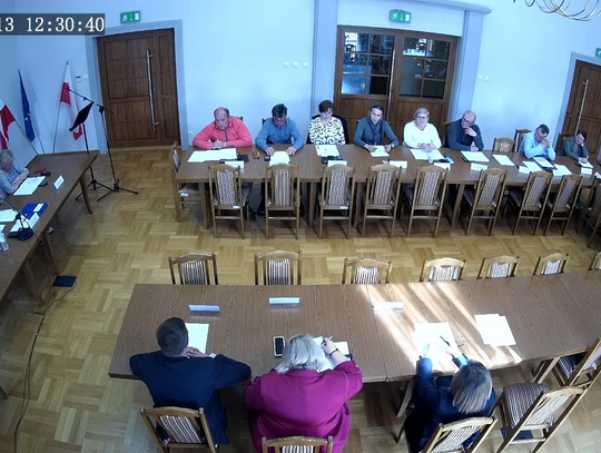 W czasie ostatniej sesji rady gminy głównymi tematami obrad były zmiany w budżecie gminy oraz realizowane inwestycje. Wszystkie uchwały zostały przyjęte jednogłośnie.