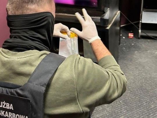 KAS i CBŚP zlikwidowały grupę przestępczą zajmującą się nielegalnym hazardem m.in. w Chełmie  [ZDJĘCIA]