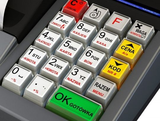 Kasjerka udawała, że wbijała