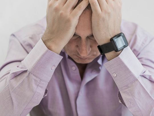 Kolejna ofiara internetowych naciągaczy. 65-latek stracił pieniądze na "akcjach Orlenu"