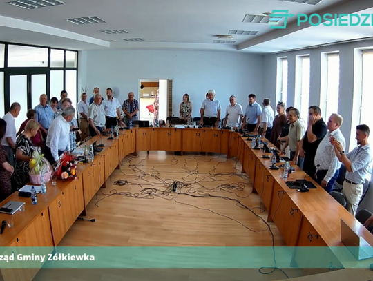 Koniec pewnej epoki w Urzędzie Gminy Żółkiewka. Po 43 latach pracy skarbnik przeszła na emeryturę