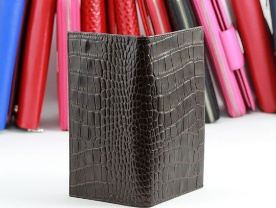 Kradł portfele, płacił cudzą kartą