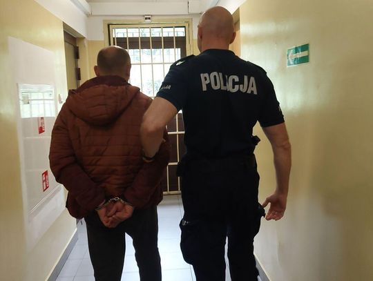 Kradzież szczególnie zuchwała i groźby z młotkiem w dłoni!