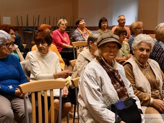 Bezpieczny Senior – starsi mieszkańcy Krasnegostawu dostali praktyczne wskazówki, jak unikać zagrożeń