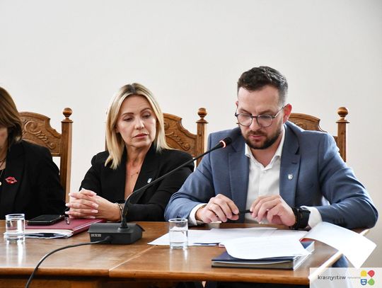 Krasnystaw. „Serwowanie rozrywki” i riposta burmistrza na interpelację radnego Wąsiury