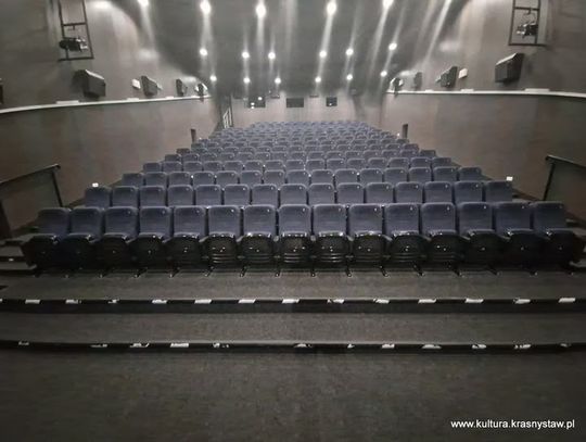Krasnystaw. Komplet nowych foteli w sali Kina Morskie Oko