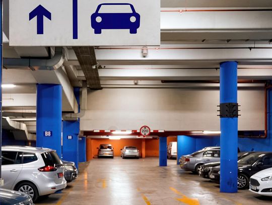 Kto zaparkuje w podziemnym parkingu, wynajętym dla urzędu miasta.
