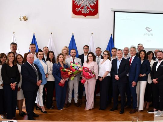 Krasnystaw. Nie brakowało trudnych pytań. Burmistrz z wotum zaufania i absolutorium po debacie nad raportem