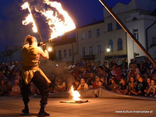 Krasnystaw. Przyjaciele sztukmistrza opanowali rynek miejski [ZDJĘCIA]