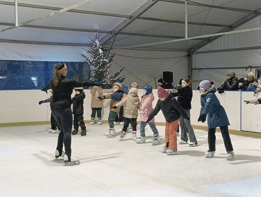 Krasnystaw. W czasie ferii uczniowie pośmigają na lodowisku za free