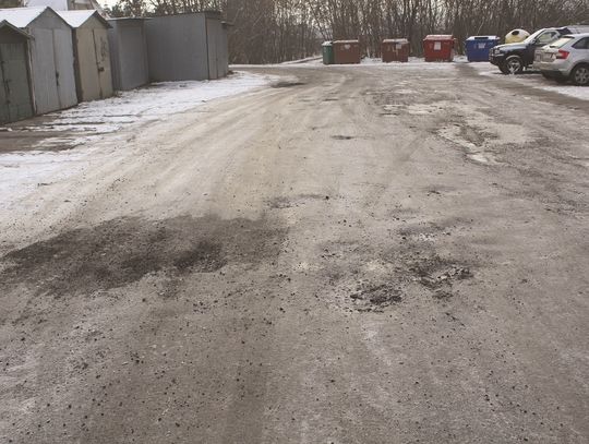 Krótki żywot osiedlowej drogi...