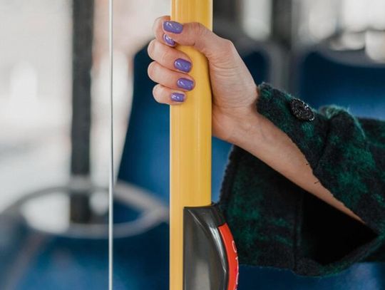 Czy najbardziej zasłużeni honorowi dawcy krwi będą mogli bezpłatnie korzystać z autobusów Gminnej Komunikacji Samochodowej w gminie Chełm? Do urzędu w Pokrówce wpłynęła petycja, której autor proponuje wprowadzenie takiego rozwiązania od 2027 roku. Wniosek skierowano do wójta i radnych.