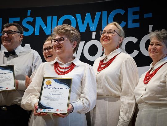 Kulturalny „Zoom” na Leśniowice. Młodzież i twórcy ludowi połączyli pokolenia [ZDJĘCIA, FILM]