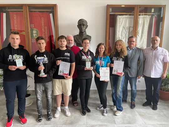 Chełm. Sukcesy uczniów II LO w zawodach strzeleckich