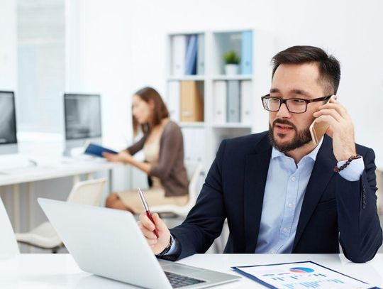 Ludzie się burzą, bo firmy wzywają ich do biur. Wolą pracę na odległość