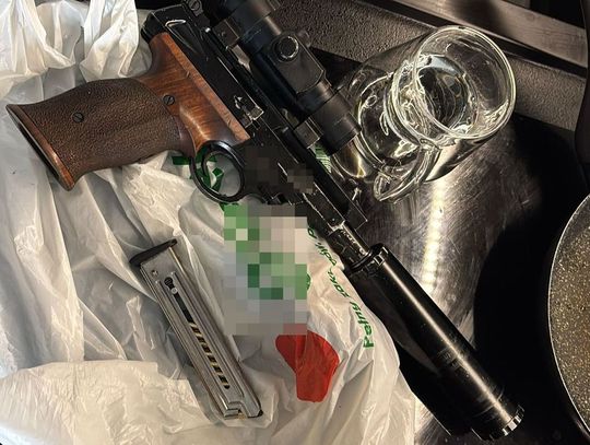 Kontrterroryści wkroczyli do jednego z mieszkań [WIDEO, ZDJĘCIA]