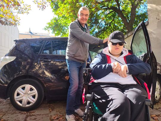 Mateusz Bobruś – bohater codzienności. Pomaga innym widzieć więcej. Teraz my możemy pomóc jemu!