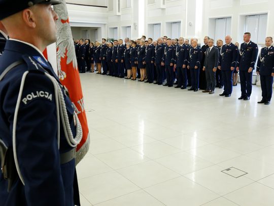 Medale, awanse i ślubowanie nowych policjantów w Komendzie Wojewódzkiej Policji w Lublinie [ZDJĘCIA]