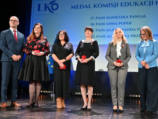 Medale i nagrody dla nauczycieli podczas wojewódzkich obchodów Dnia Edukacji Narodowej we Włodawie [ZDJĘCIA]
