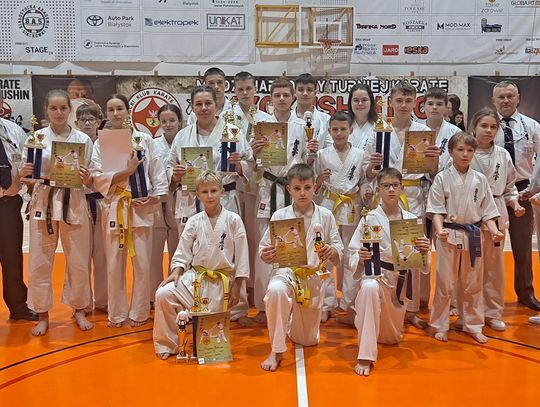Medalowy powrót chełmskich karateków z Białegostoku