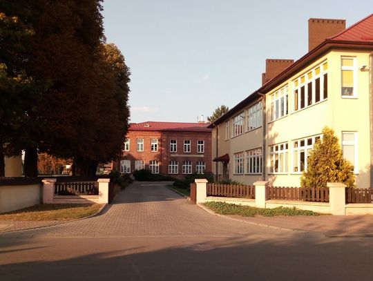 Mętne wyjaśnienia wójta, nauczyciele rozżaleni