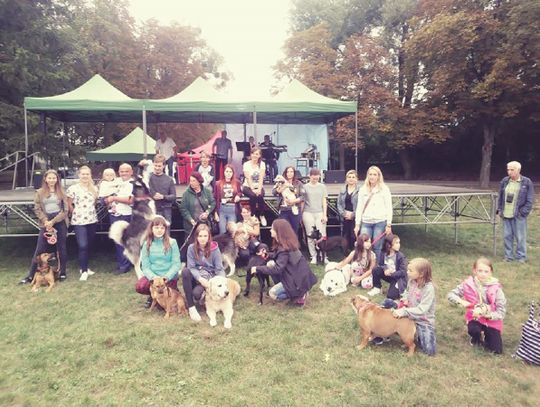 Miłośnicy zwierząt spotkali się w parku