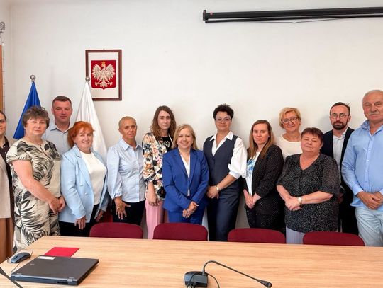 Na stołku dyrektora Szkoły Podstawowej im. Róży Marii Zamoyskiej w Różance bez zmian