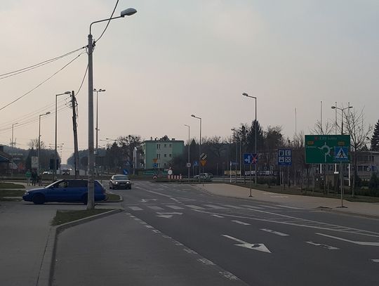 Nagi mężczyzna biegał dookoła Ronda Dmowskiego [AKTUALIZACJA]