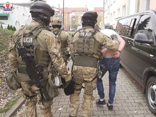 Napad z bronią w centrum miasta