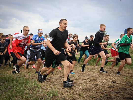 (Nie)Wygodny Bieg w Wygodzie. Prawie stu uczestników stanęło na starcie. Zobaczcie zdjęcia