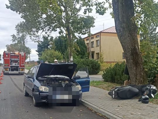 Nie zauważył, że jest wyprzedzany. Motorowerzysta w szpitalu