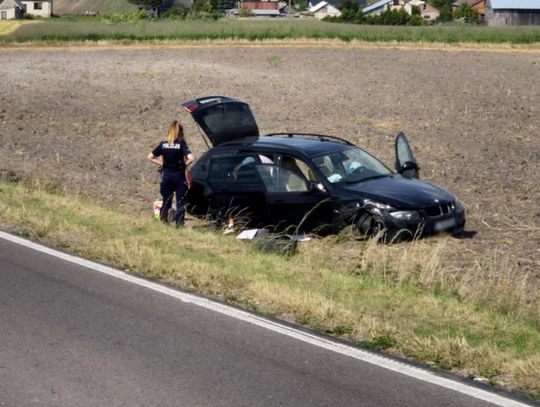 Niebezpieczne manewry na drodze w Rożdżałowie. Zderzenie volvo z BMW