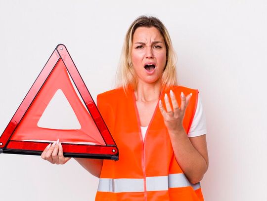 Niebezpieczne wybryki w Izbicy – zniknęły znaki drogowe