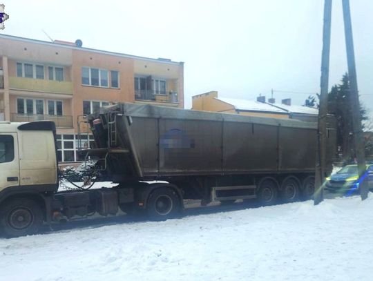 Zatrzymany pijany kierowca ciężarówki.