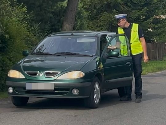 Nietrzeźwi za kierownicą aut, rowerzyści z promilami i łamanie zakazów