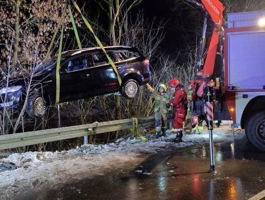 Lubelskie. 53-latek wjechał do rzeki! Uratowano go w ostatniej chwili [ZDJĘCIA]