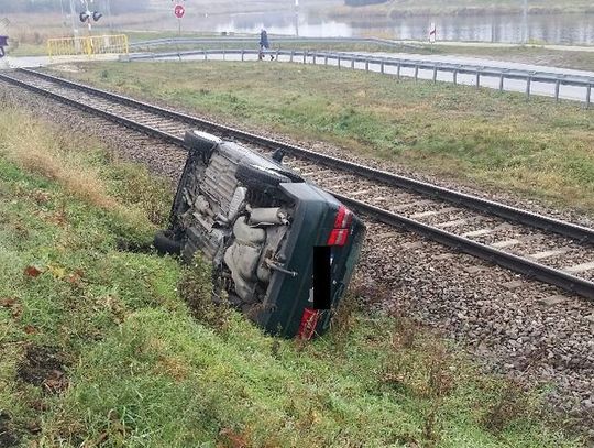 Nietrzeźwy przewrócił samochód