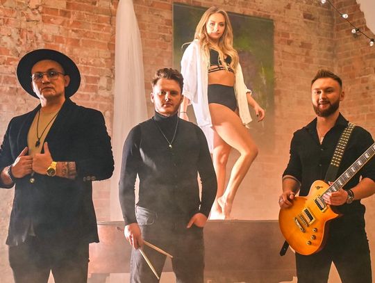 Nokaut w balladowym wydaniu. "Dla Ciebie" jest już w sieci!