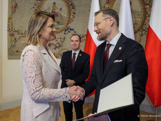 Nowa Rada przy Prezydencie RP. W jej składzie Kamila Grzywaczewska, Lucjan Cichosz i poseł Jarosław Sachajko Rada ma stanowić forum dialogu pomiędzy środowiskami rolniczymi a ośrodkiem prezydenckim oraz wspierać głowę państwa w wypracowywaniu kierunków polityki wobec obszarów wiejskich.