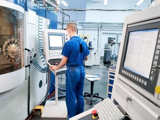 Nowe czy używane maszyny CNC, które wybrać?