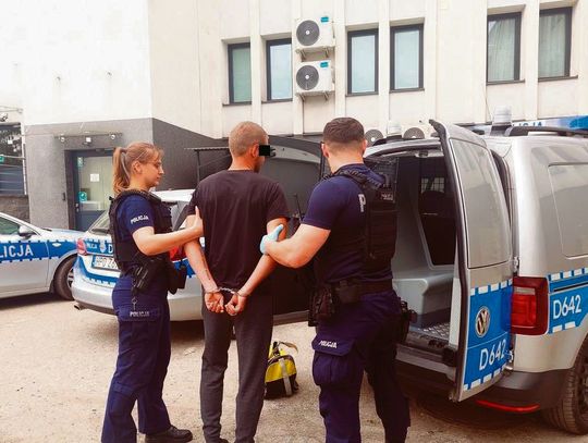 Nożownik przed sądem. Za usiłowanie zabójstwa grozi mu dożywocie