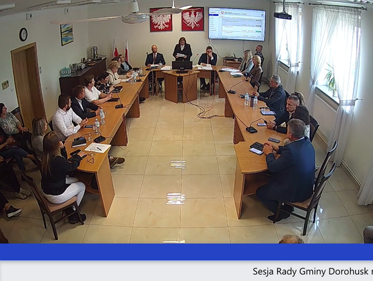 Brak wody w przydomowych studniach, stan dróg i poboczy, tamy bobrowe, oświetlenie, światłowód oraz przygotowanie miejsc schronienia - między innymi tymi tematami zajmowali się radni podczas ostatniej sesji. Wójt Wojciech Sawa przedstawił natomiast informacje dotyczące działań samorządu.